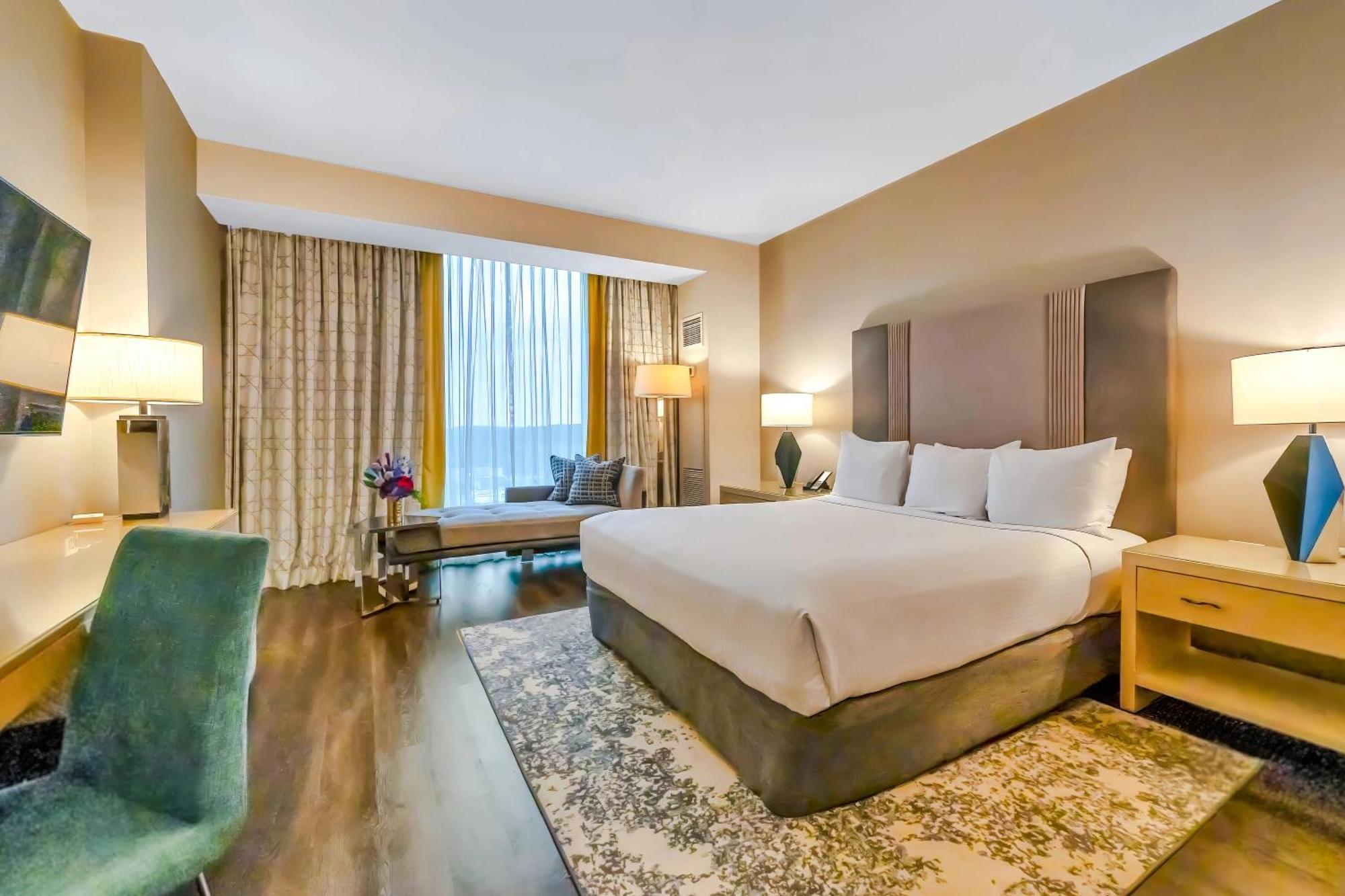 Deluxe King Room
