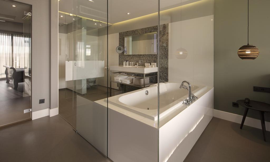 East Suite