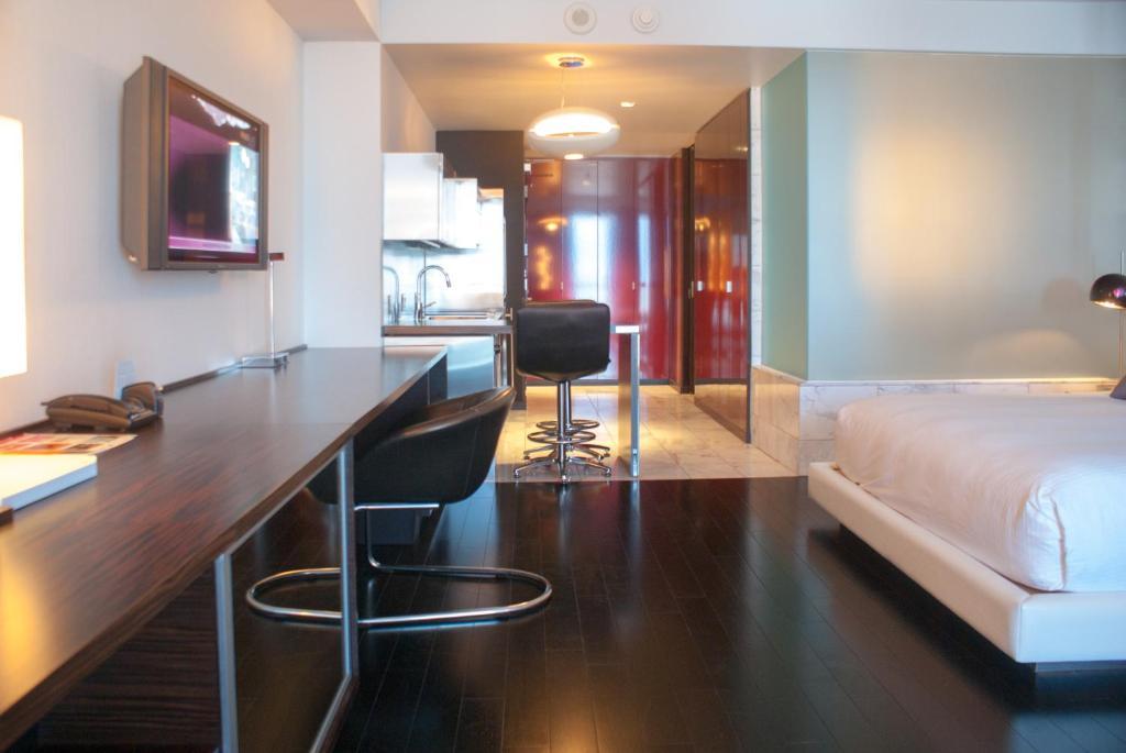 Studio,61864048:JPEG