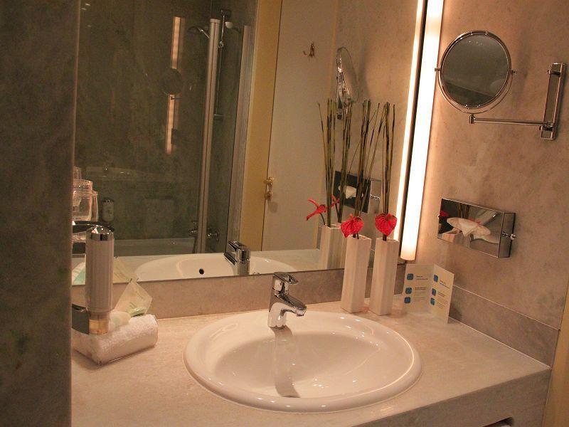Twin Room Bath