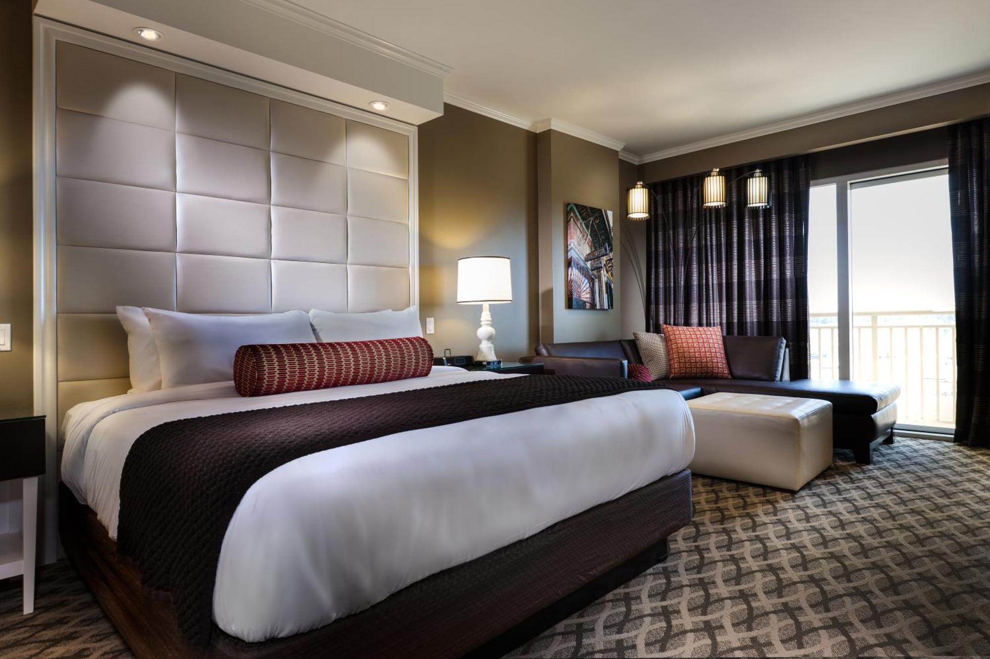 King Room with Pool View