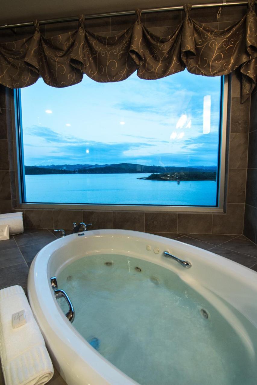 Superior King Suite