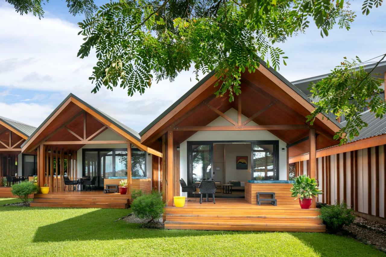 Luxury Waterfront Villa