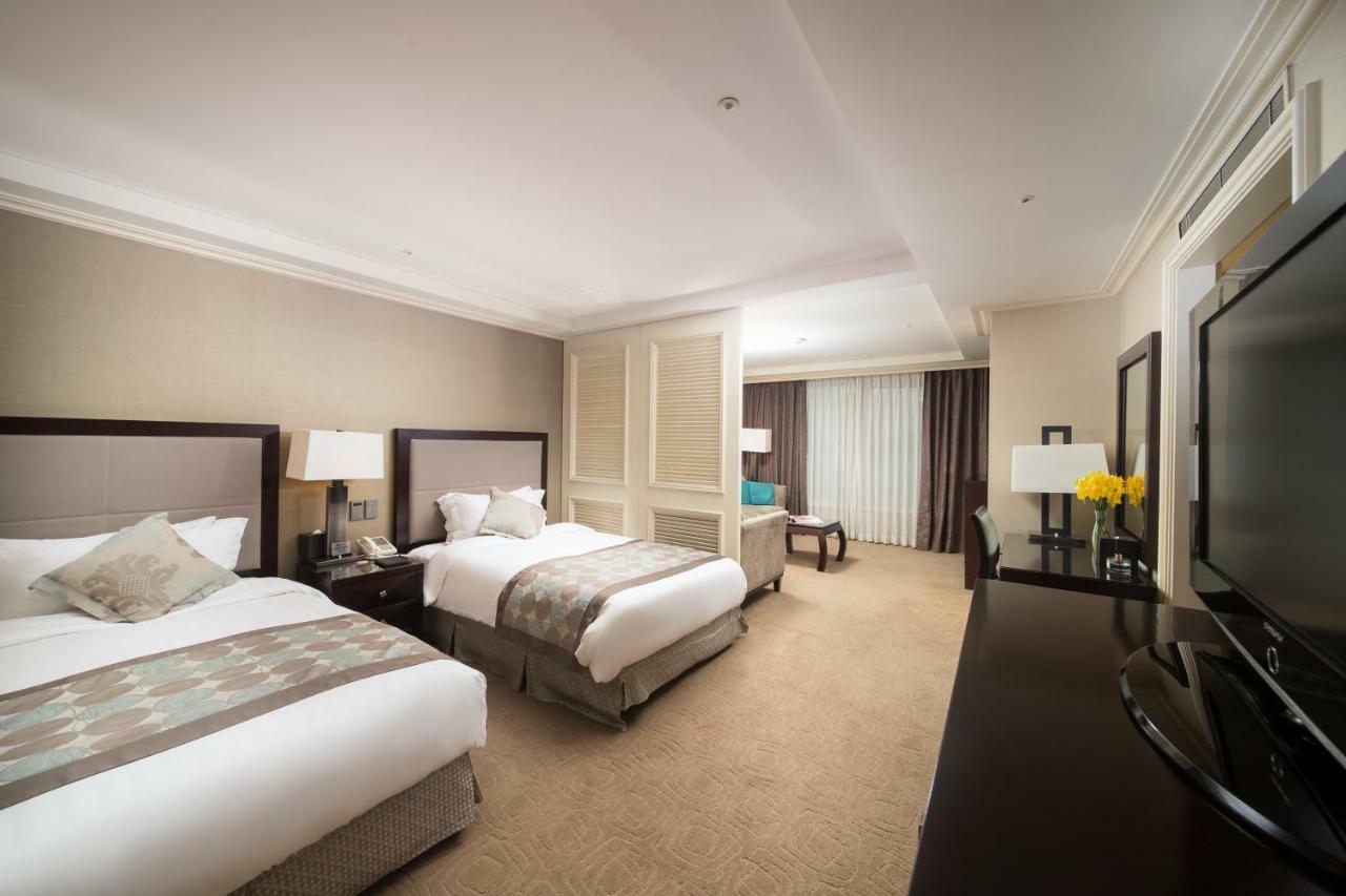 Plaza Suite Twin,1338495734:JPEG