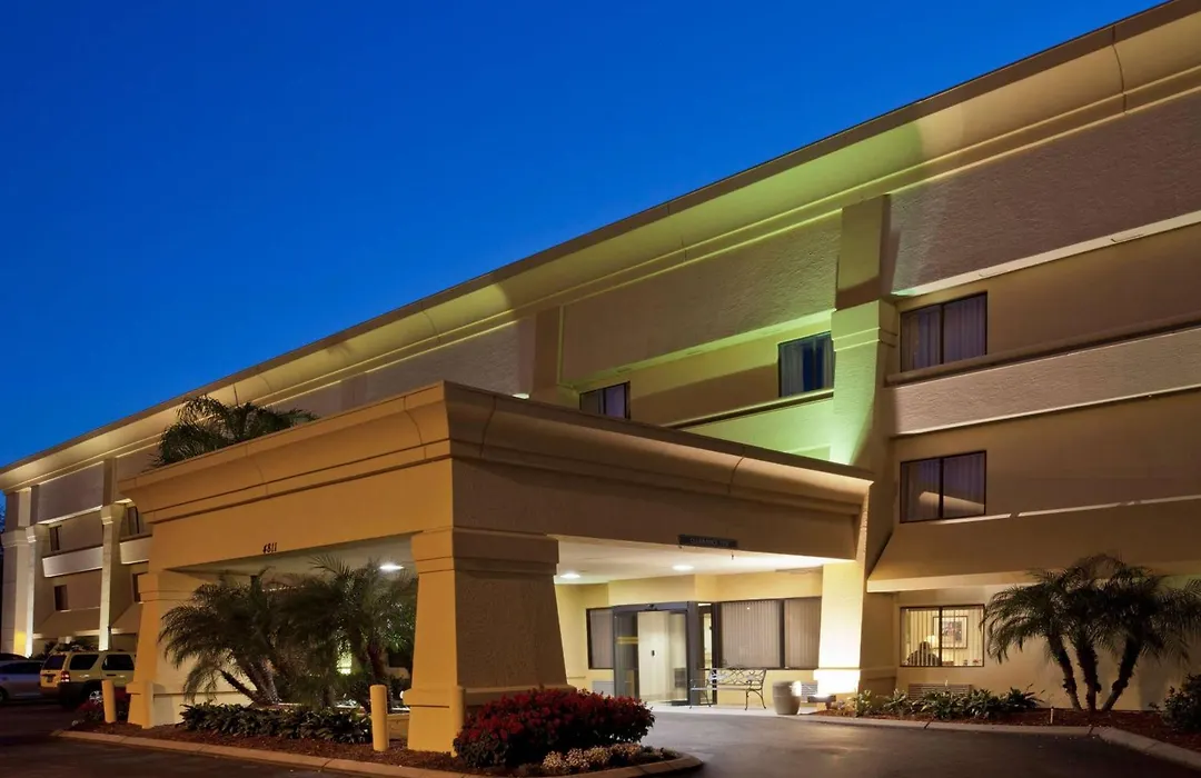 La Quinta By Wyndham Tampa Fairgrounds - Casino-1