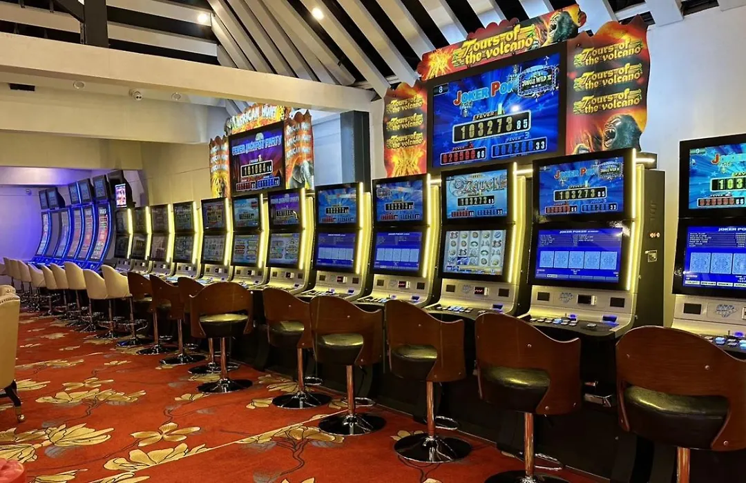 Coconut Palms Resort & Diamond Casino-1