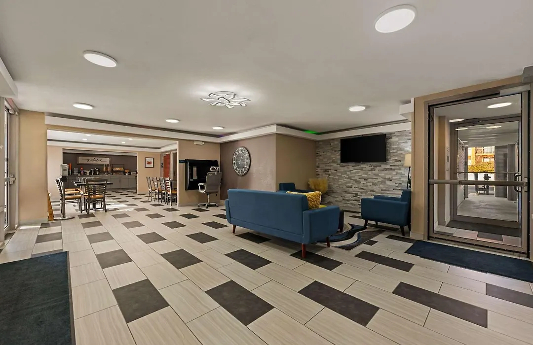 Econo Lodge Rockford Casino Area-1