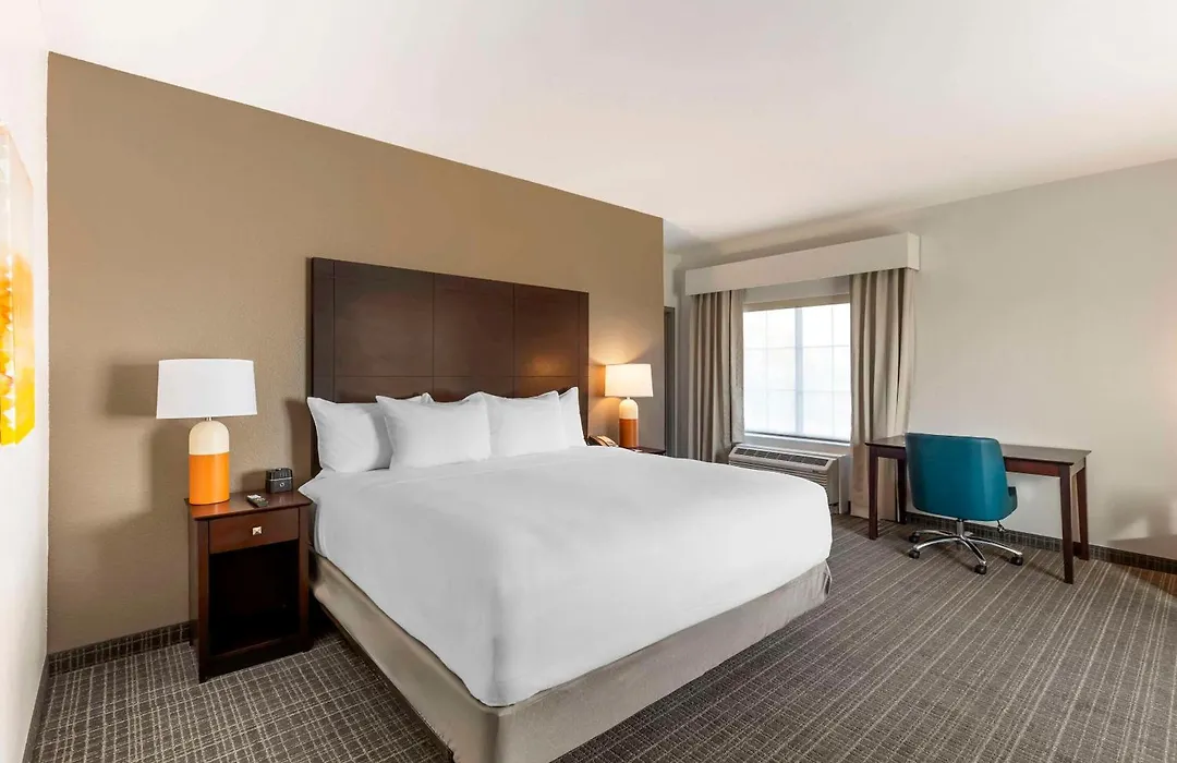 Comfort Inn & Suites Verona At Turning Stone Resort Casino-1