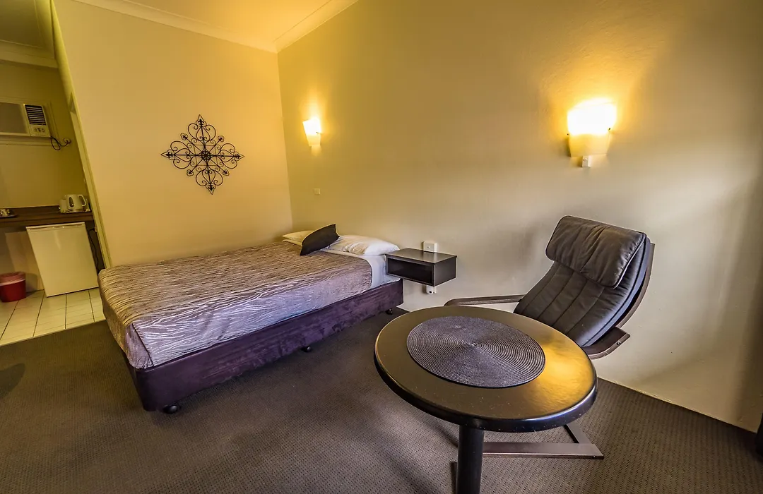 Casino Motor Inn-1