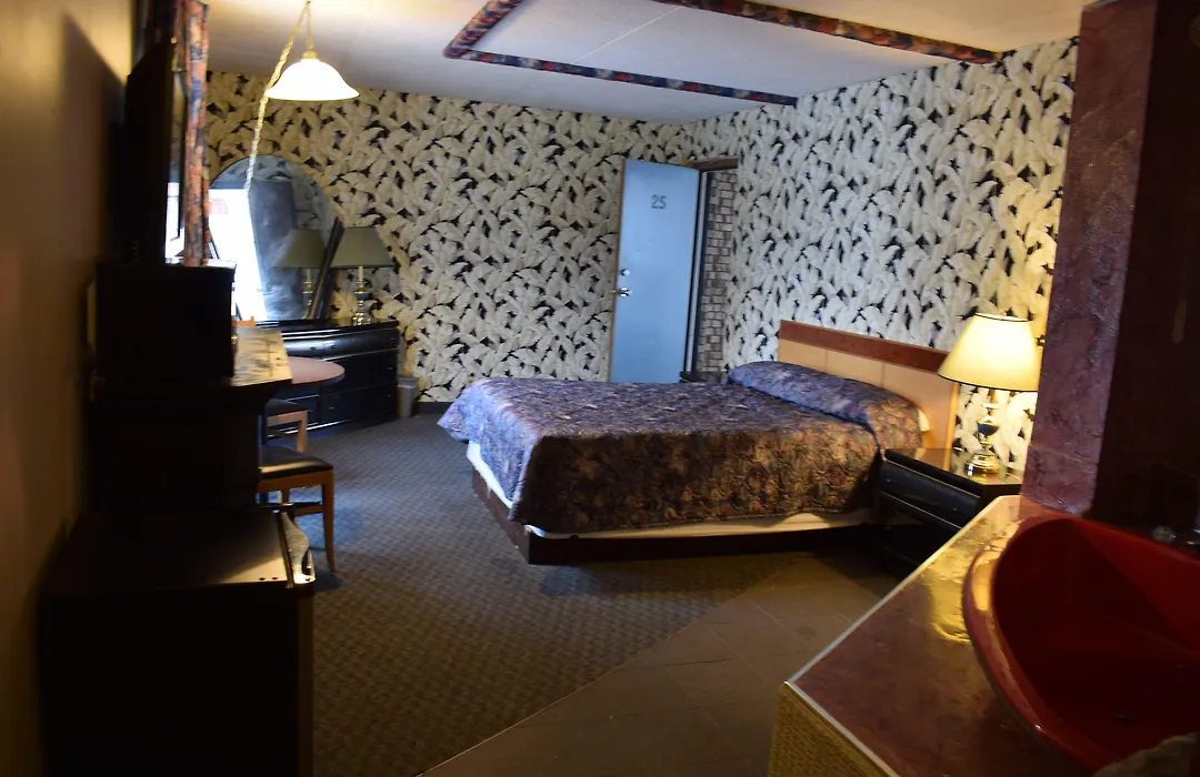 Falls Inn Near Casino Niagara By Oyo-1