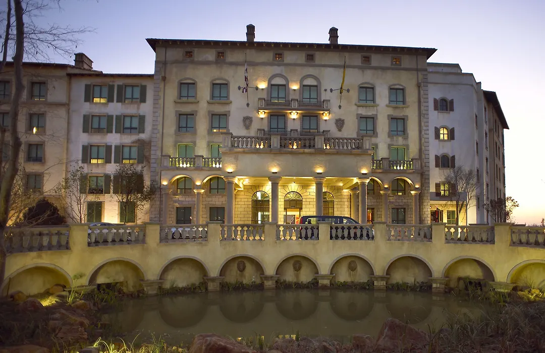 Piazza Hotel Montecasino-1