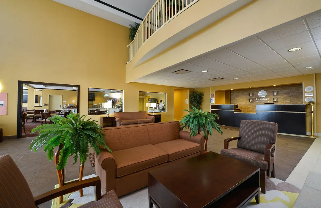 Comfort Inn & Suites Adj To Akwesasne Mohawk Casino-1