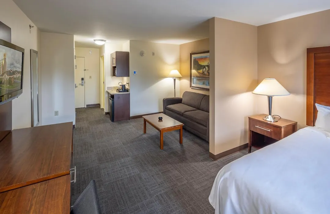 Akwesasne Mohawk Casino Resort And Players Inn Hotel-1