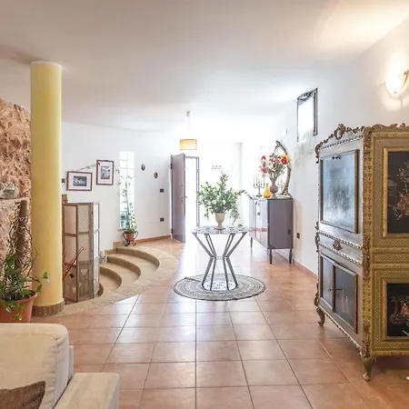 Villa Stracca Con Ampio Spazio Esterno-3