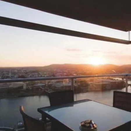 Oaks Brisbane Casino Tower Suites-3
