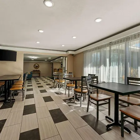 Econo Lodge Rockford Casino Area-3