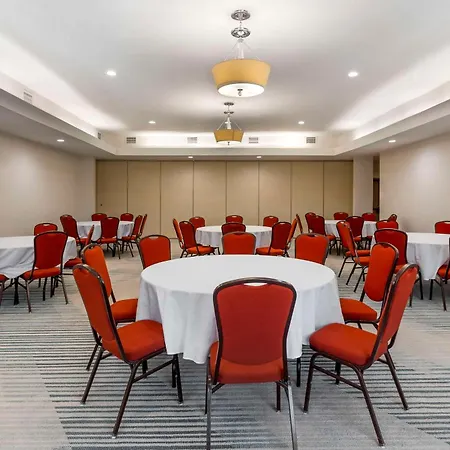 Comfort Inn & Suites Verona At Turning Stone Resort Casino-3