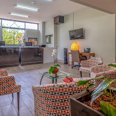 Irazu Hotel & Studios-3