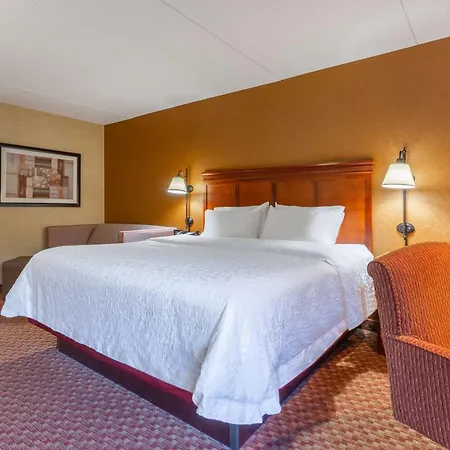Hampton Inn East Peoria-2