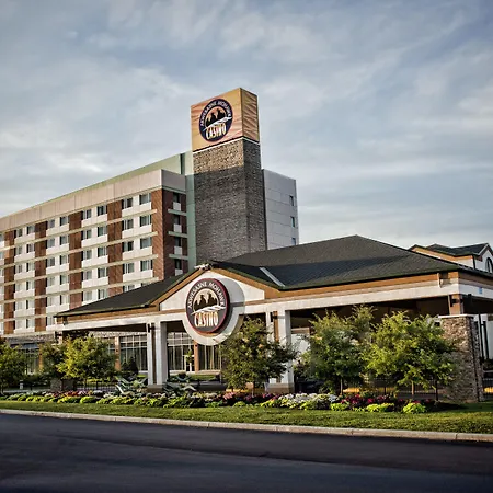 Akwesasne Mohawk Casino Resort And Players Inn Hotel-2