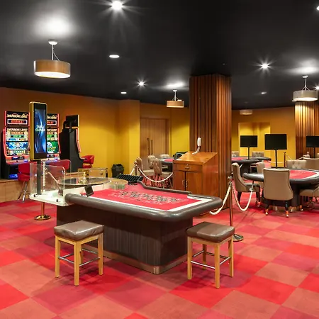 Coral Sea Resort & Casino-2