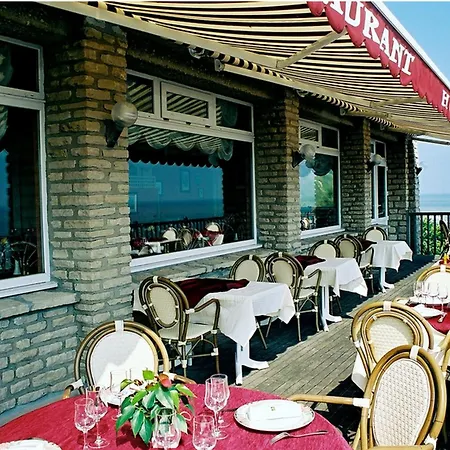 Logis Hotel Du Casino Restaurant Le Mathelia-3