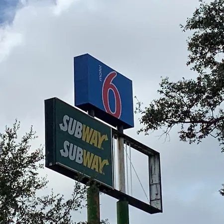 Motel 6 Tampa Near Fairgrounds - Casino-2