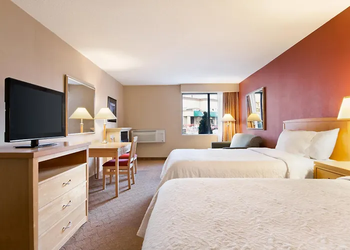 Days Inn By Wyndham Niagara Falls Near The Falls